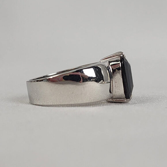Silver & Black Faceted Stone Ring Size 9 - Picture 3 of 7